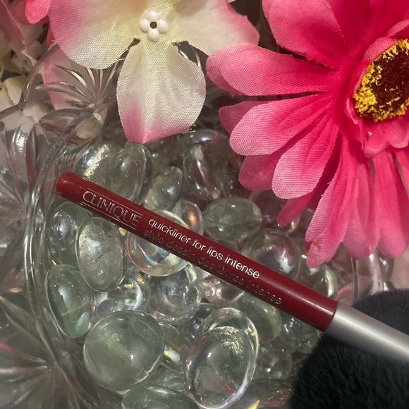 ⚜️3/$25⚜️ 💄BNWT CLINIQUE QUICKLINER FOR LIPS INTENSE💄06 INTENSE CRANBERRY💄 - Picture 2 of 5